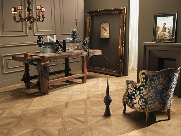 sol-et-style-projet-categorie-maisons-style-classique-parquet-bois-fauteuil-salon-ancien