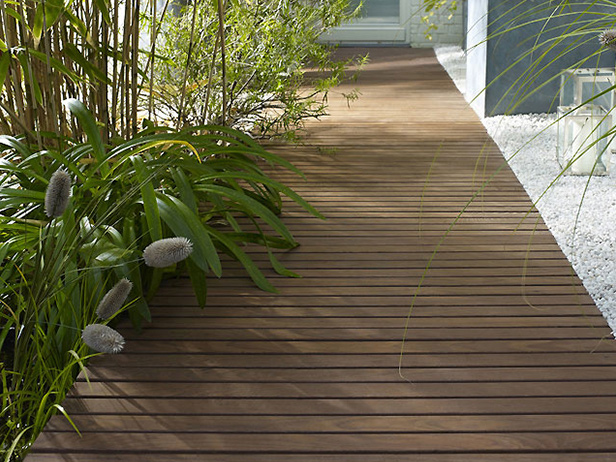 sol-et-style-projet-categorie-espaces-exterieurs-parcs-jardins-parquet-chemin-plantes